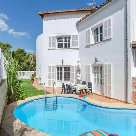 Sacalma Con Piscina Privada Villa