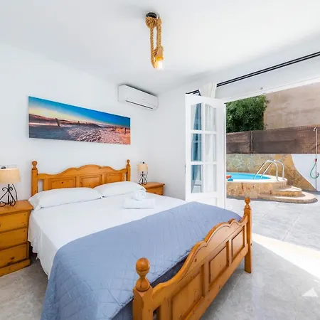 Sacalma Con Piscina Privada